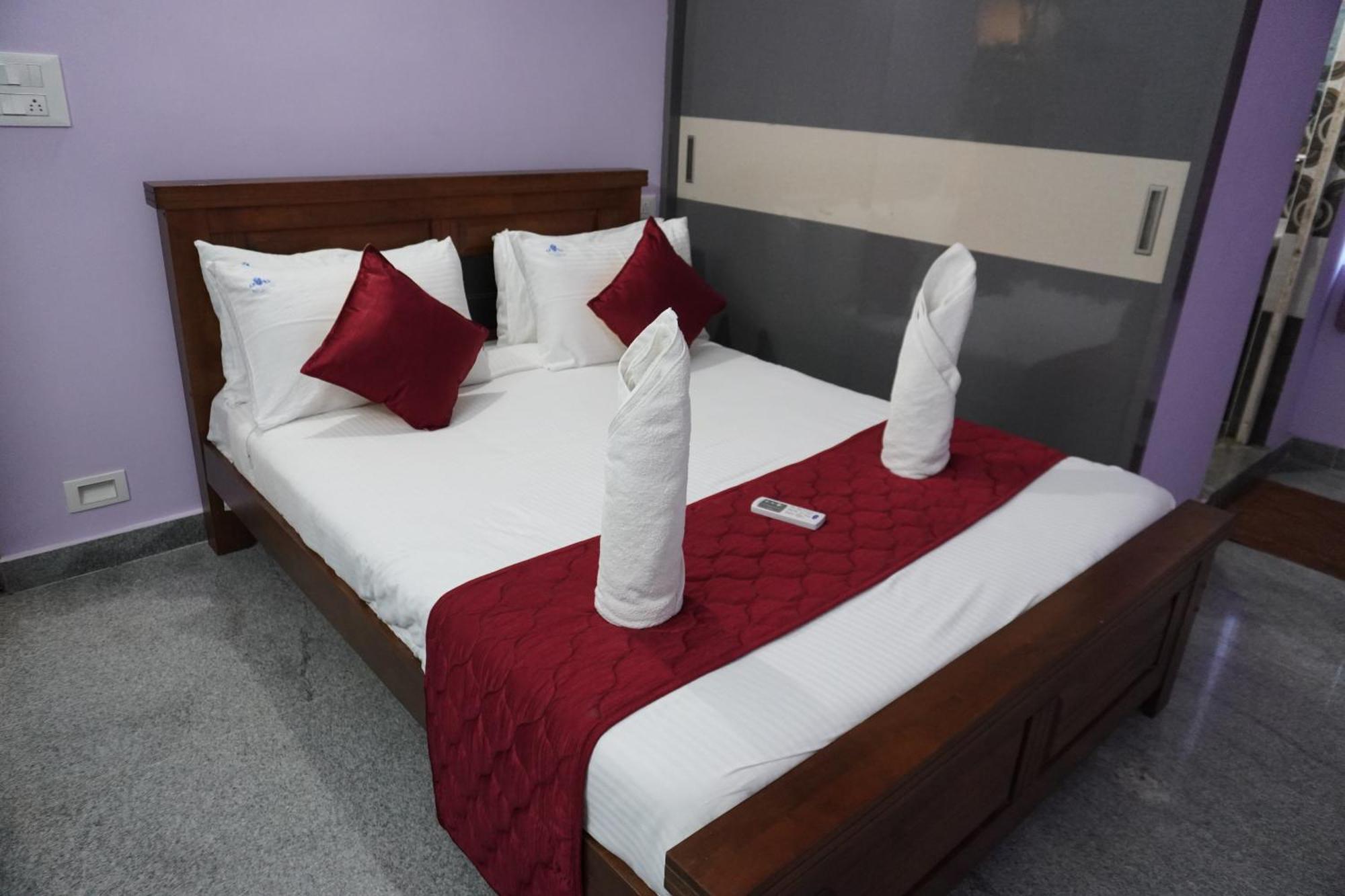 Tirumala Premium Home Stay ティルパティ エクステリア 写真