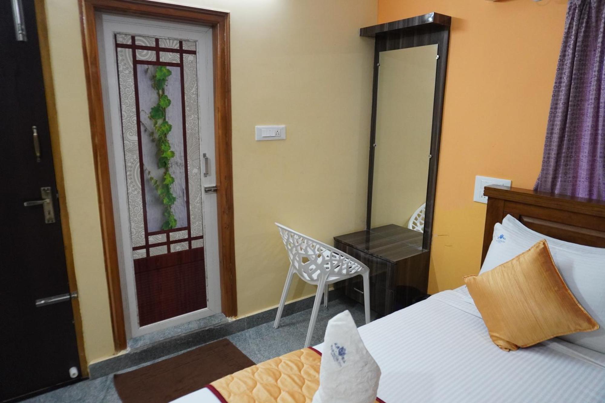 Tirumala Premium Home Stay ティルパティ エクステリア 写真